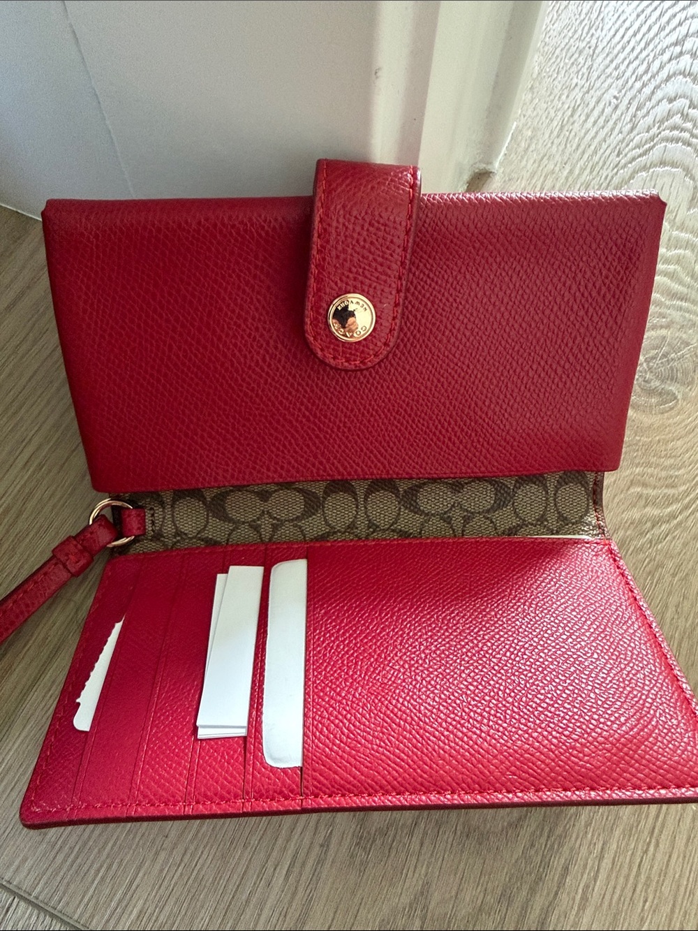 ❤️NEW!!!❤️ Coach Red Leather Phone Wallet with Signature Interior